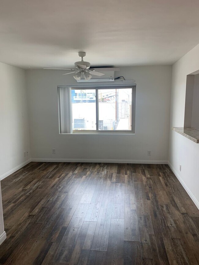 Building Photo - Live Your Best Life in the Heart of Hillcr...