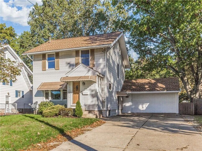 Building Photo - 1023 Sackett Ave