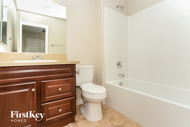 Building Photo - 9409 Hillside View Ct
