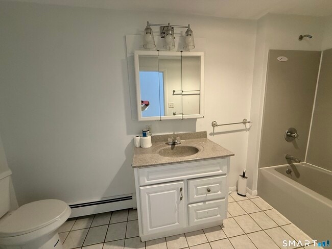 Building Photo - 79 Elmwood Hts