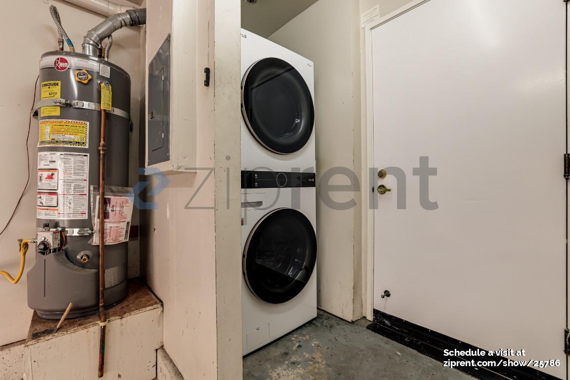 Building Photo - 821 Printempo Pl