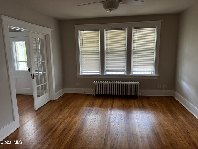 Building Photo - 122 Pinewoods Ave