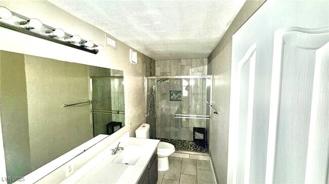 Building Photo - 2633 S Durango Dr