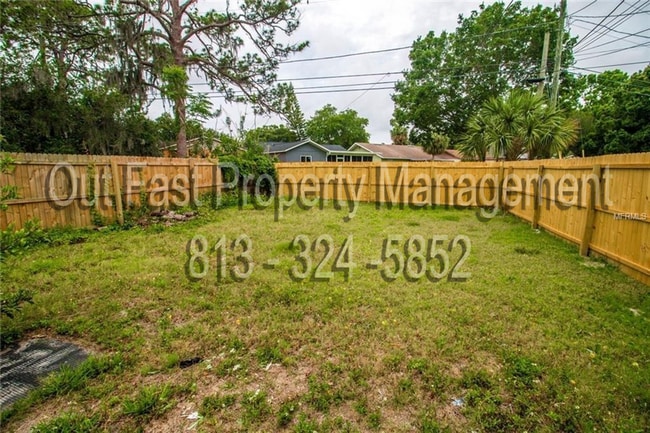 Building Photo - 226 SW Lincoln Cir N, St Petersburg Fl 33703