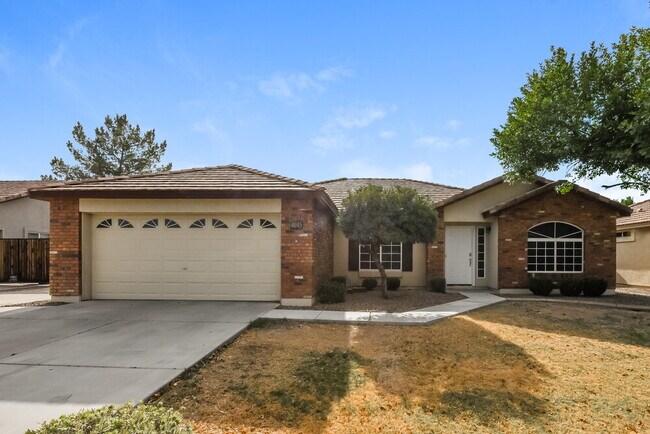 Primary Photo - 4045 S Kirby Ct