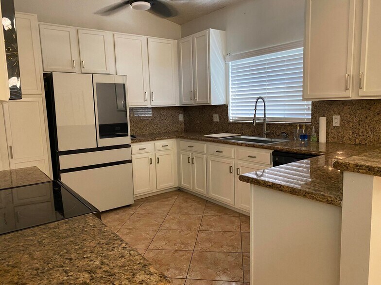 Building Photo - 6330 Harbour Oak Dr