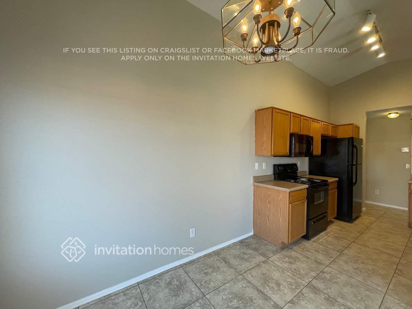 Building Photo - 15508 W Port Royale Ln