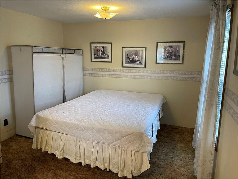 Building Photo - 156 Leach Ave