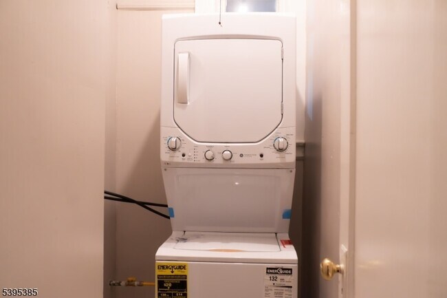 Building Photo - 108 Berkshire Pl