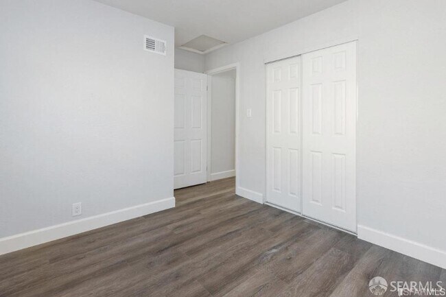Building Photo - 439 Bonnie St