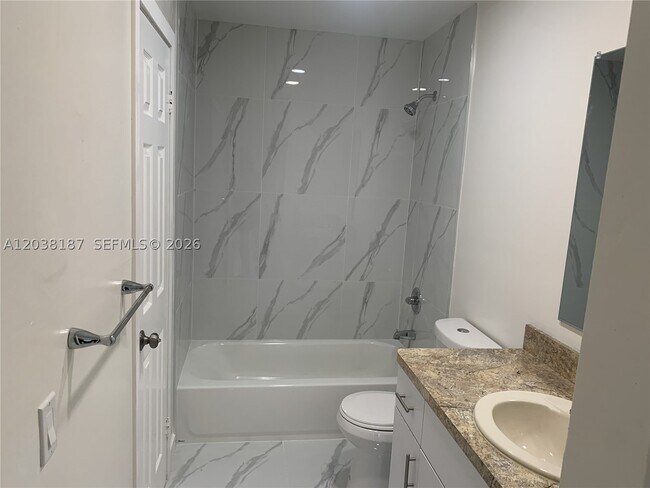 Building Photo - 2319 W 60th St