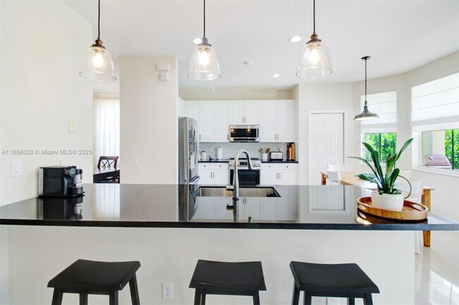 Building Photo - 1610 Sandpiper Cir