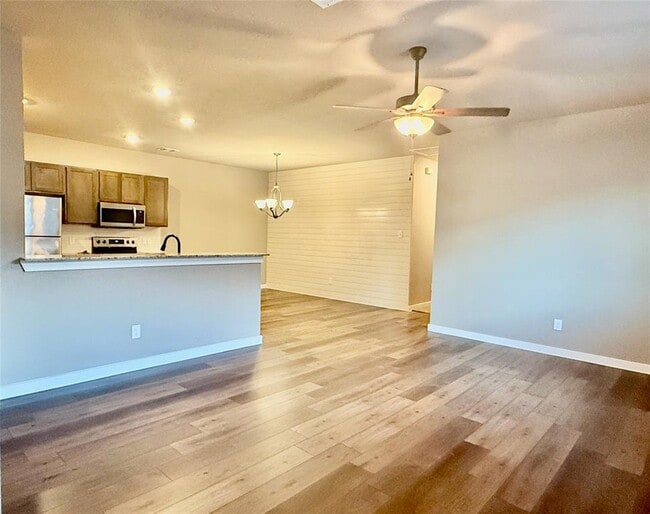 Building Photo - 9708 Grosbeak Ln