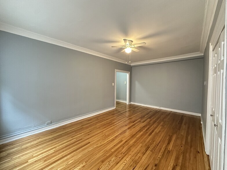 Building Photo - 1363 W Estes Ave