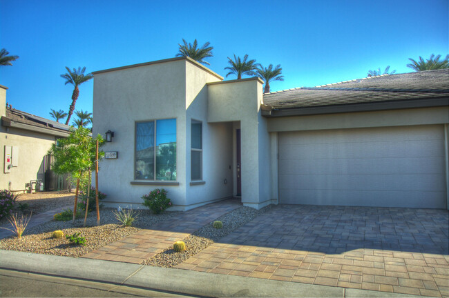 Building Photo - 51660 Whiptail Dr