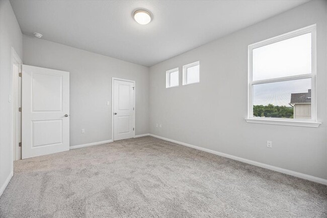 Building Photo - 320 Creek Rd