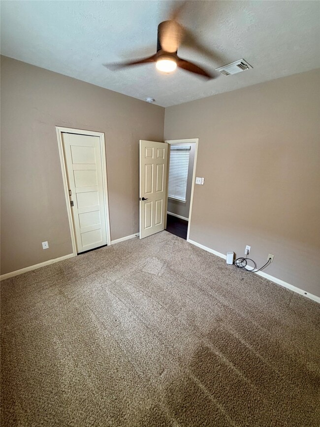 Building Photo - 903 Cascade Ridge