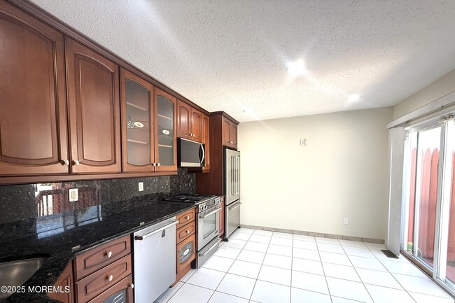 Building Photo - 28 Warbler Rd