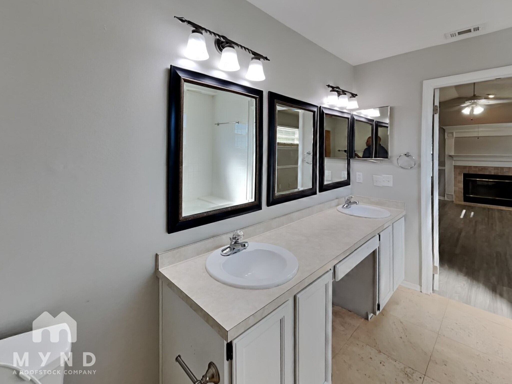 Building Photo - 3833 Landlubber St