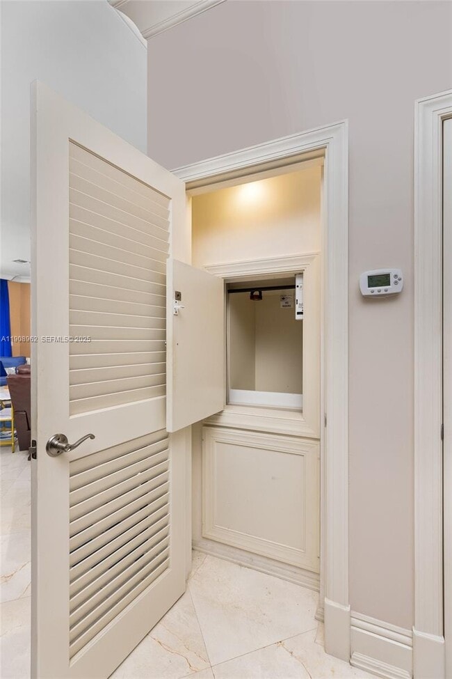 Building Photo - 70 Bay Colony Ln