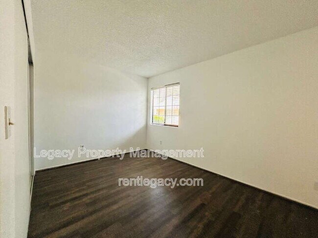 Building Photo - 7445 Auburn Oaks Ct