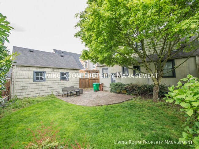 Building Photo - 3023 NE 44th Ave