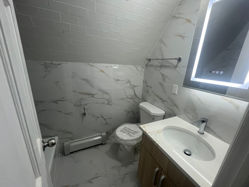 Building Photo - 100-05 69th Ave