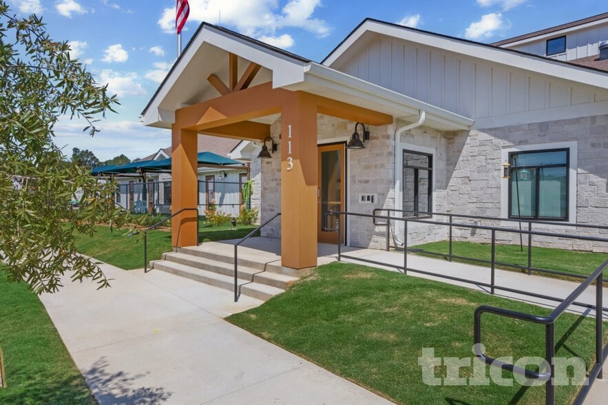 Building Photo - 15 Beautyberry St