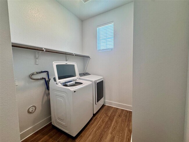 Building Photo - 2605 Brushwood Mdw