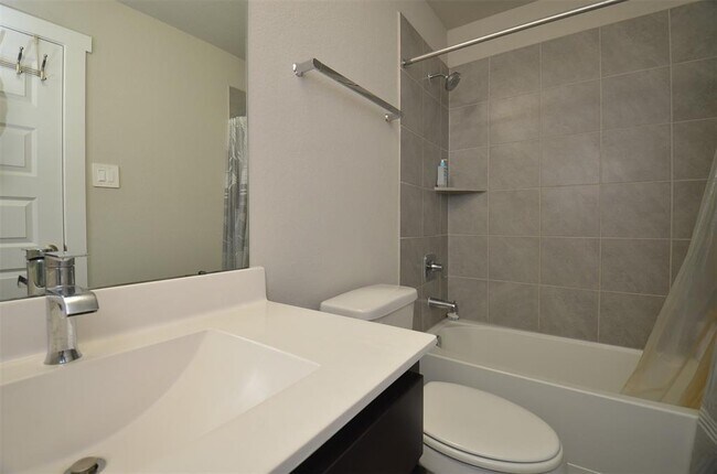 Building Photo - 28615 Halle Ray Dr