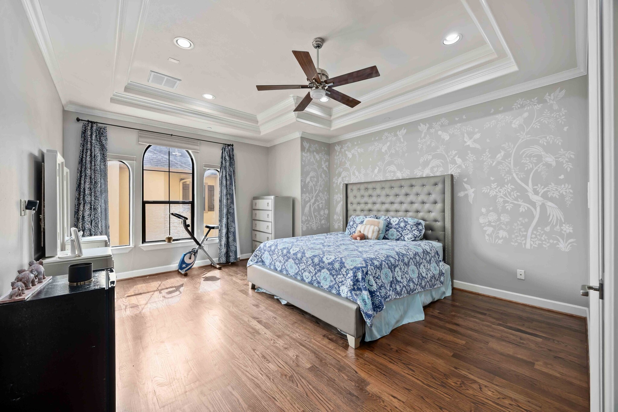 3rd floor primary room - 328 Bomar St