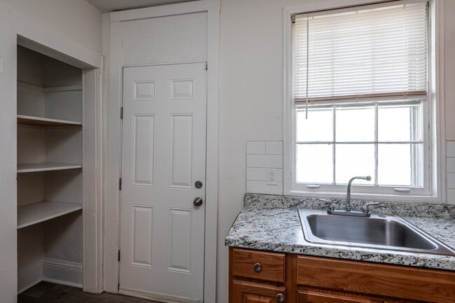 Building Photo - 406 Paines Ave NW