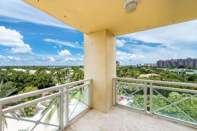 Building Photo - 445 Grand Bay Dr