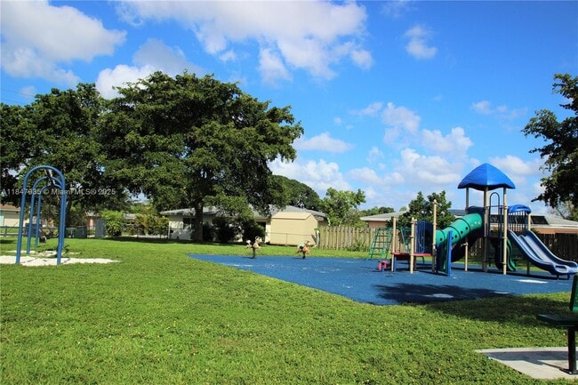 Building Photo - 7805 NW 67th Ave