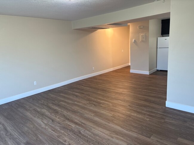 Building Photo - 750 E 1350 S