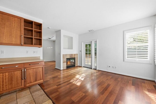 Building Photo - 1225 Avenida Fragata