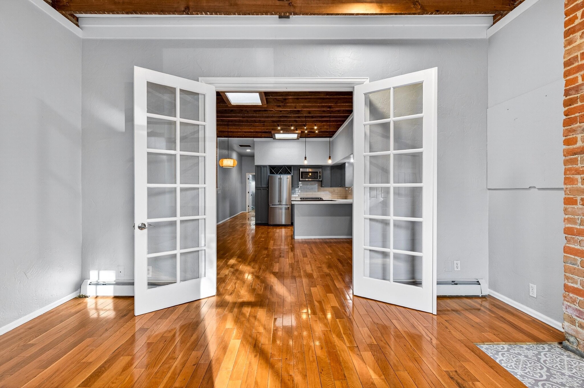 Building Photo - 2419 Tremont Pl