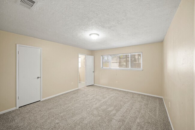 Building Photo - 10534 Huntington View Dr