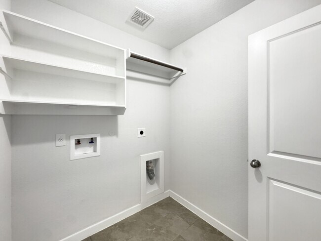 Building Photo - 13806 Quiet Fox Ln