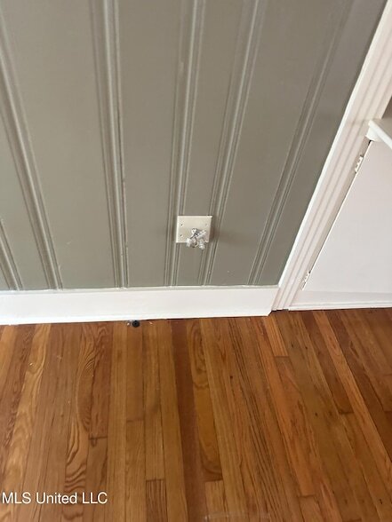 Building Photo - 3564 Cowan Pl