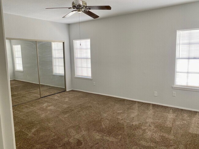 Building Photo - 632 Wilcrest Dr