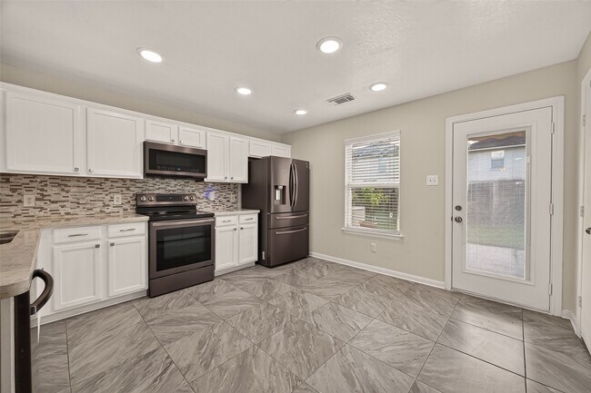 Building Photo - 13330 Belvedere Park Ct