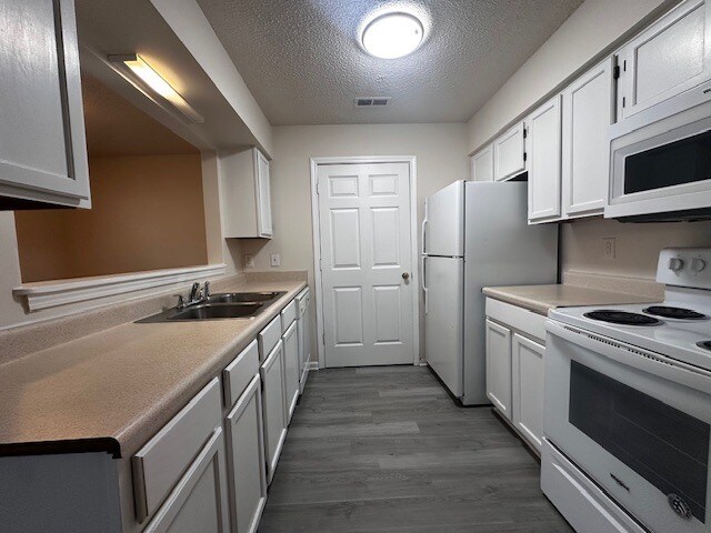 Building Photo - 2909 Spring Garden St