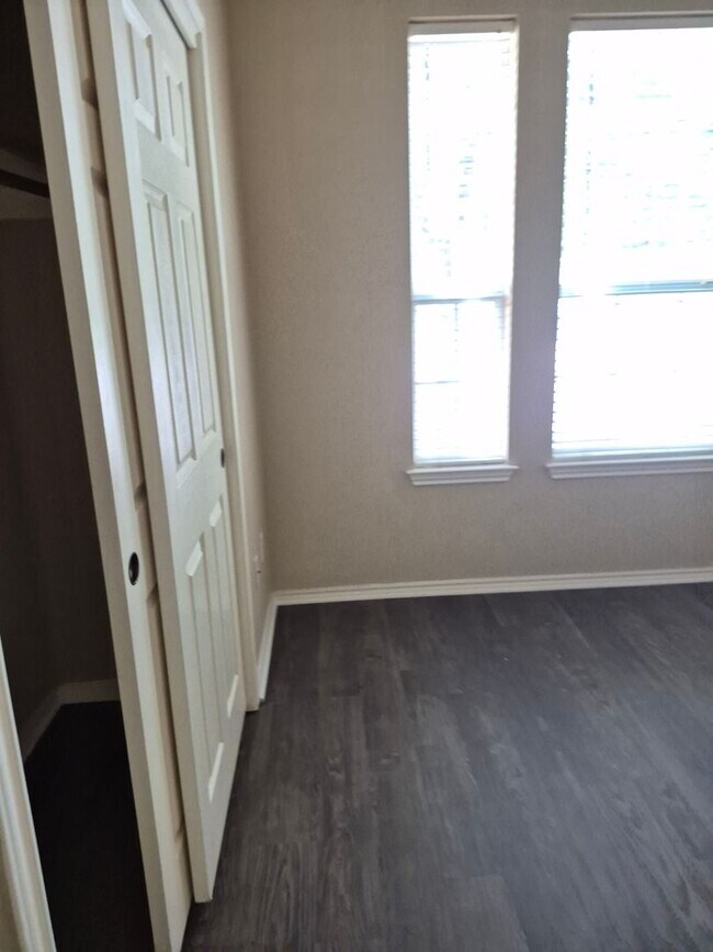 Building Photo - Bright & Inviting 3-Bedroom Home with Flex Space in The Meadows at Buda