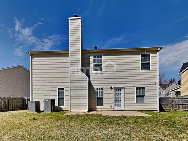 Building Photo - 203 Happy Trl