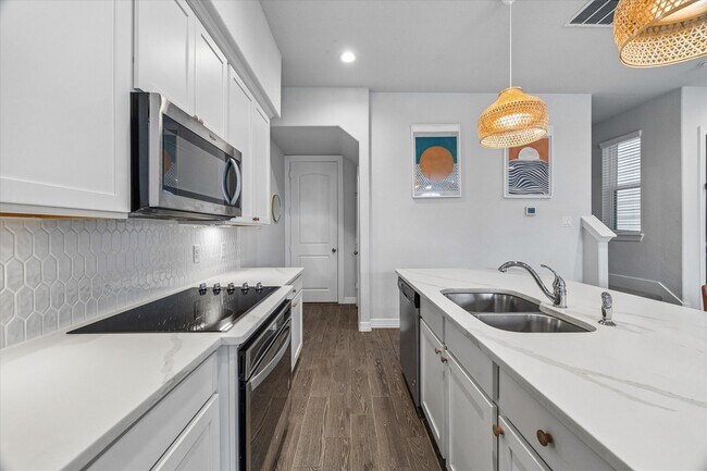Building Photo - 1514 Canter Bayou Way