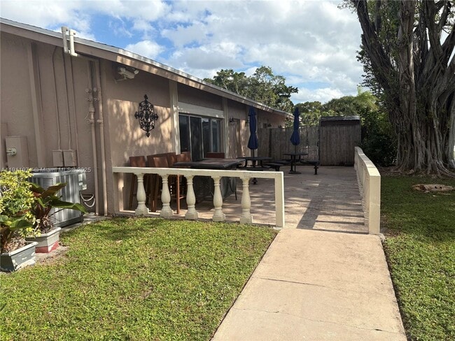 Building Photo - 1040 NW 80th Ave