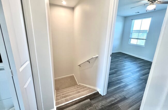 Building Photo - 2103 Portway Alley