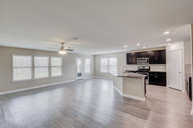 Building Photo - 2700 Tobias Ln