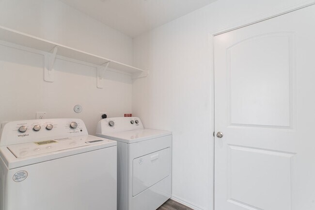 Building Photo - 24314 Pebble Cres Ln